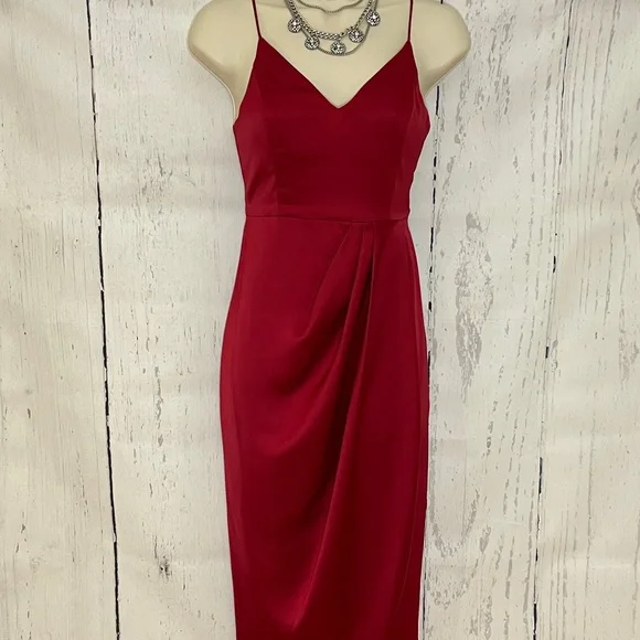 slim fit dress slacks Red Appliques Plunge V Lace-Up Fitted Cocktail Dress – Modsele main image 0